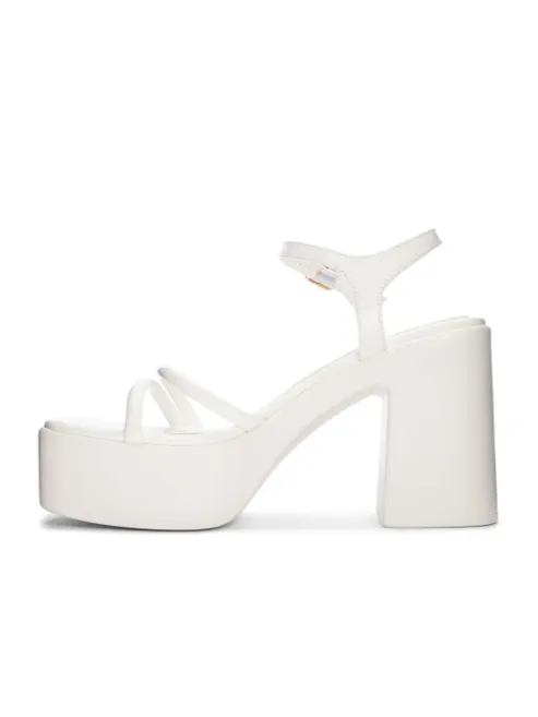 CHINESE LAUNDRY Avianna Heeled Sandal