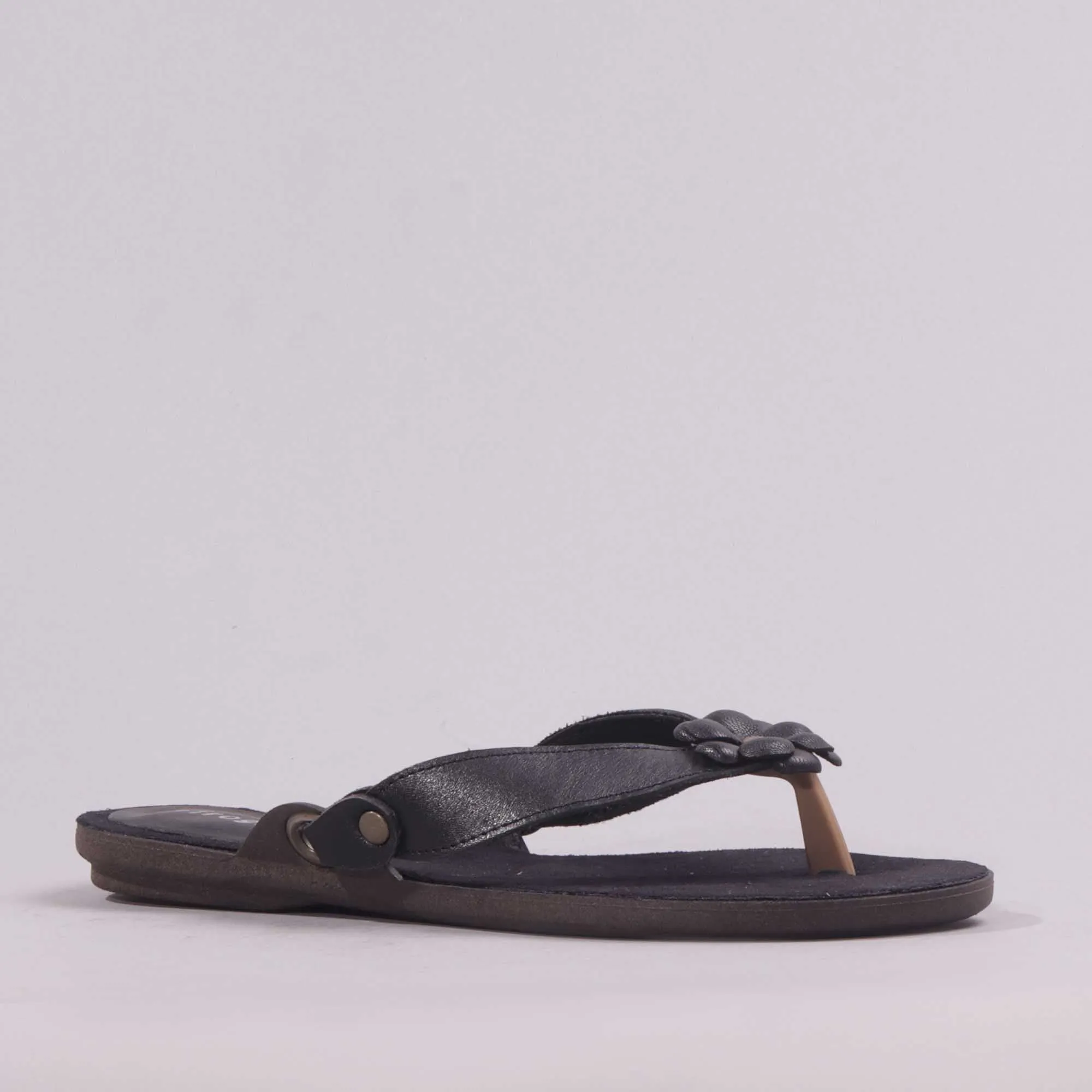 Flower Thong Sandal in Black - 7968