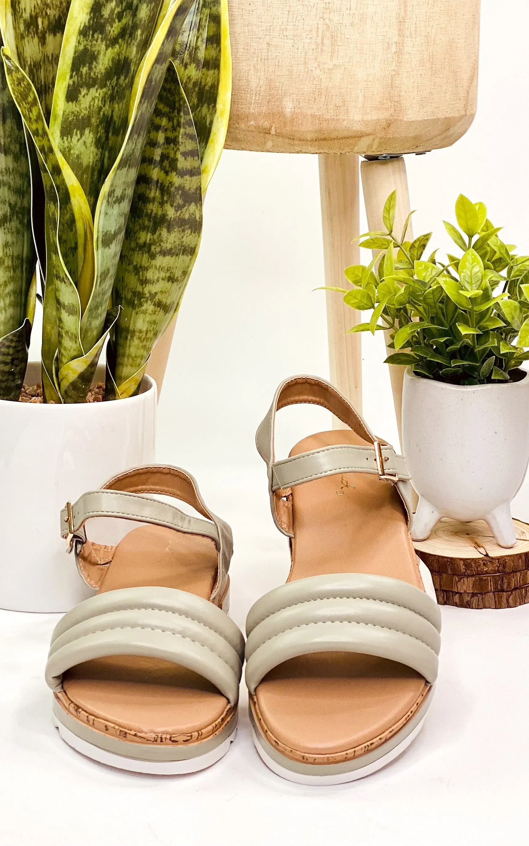 Jecca Sandal in Sage